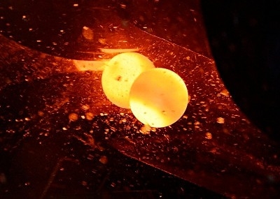 Bolas de moagem de aço forjado de carbono de alta dureza 60 mm 150 mm Bolas de moagem de aço forjado