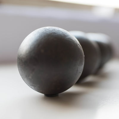 65 70 75 80 mm Medios de moagem de aço forjado de alto manganês Bolas de ferro fundido para máquina de moagem de bolas